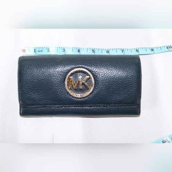 Michael Kors Wallet - Picture 2 of 6